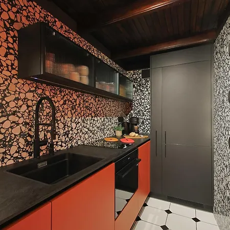 Apartmán Charming Two-bedroom Centre With A Mezzanine By Renters Varšava