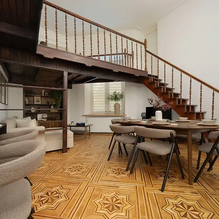 Apartmán Charming Two-bedroom Centre With A Mezzanine By Renters Varšava