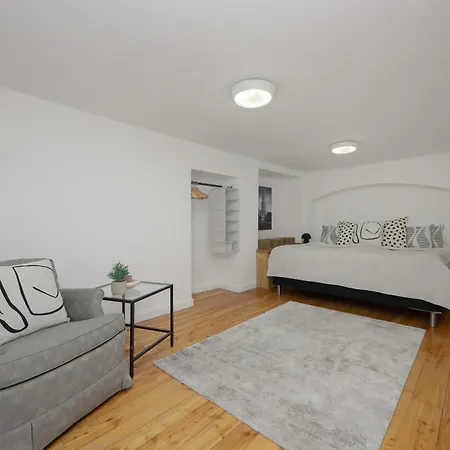 Charming Two-bedroom Centre With A Mezzanine By Renters * Varšava