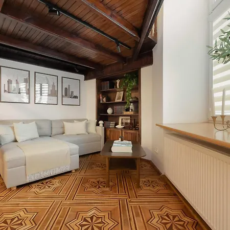 Charming Two-bedroom Centre With A Mezzanine By Renters Varšava