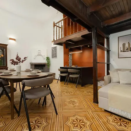Apartmán Charming Two-bedroom Centre With A Mezzanine By Renters *